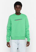 Grüner Pullover aus weichem Material mit Rundhalsausschnitt und Bündchen. Auf der Vorderseite befindet sich das Logo "Diesel Industry" in kontrastierenden Farben.