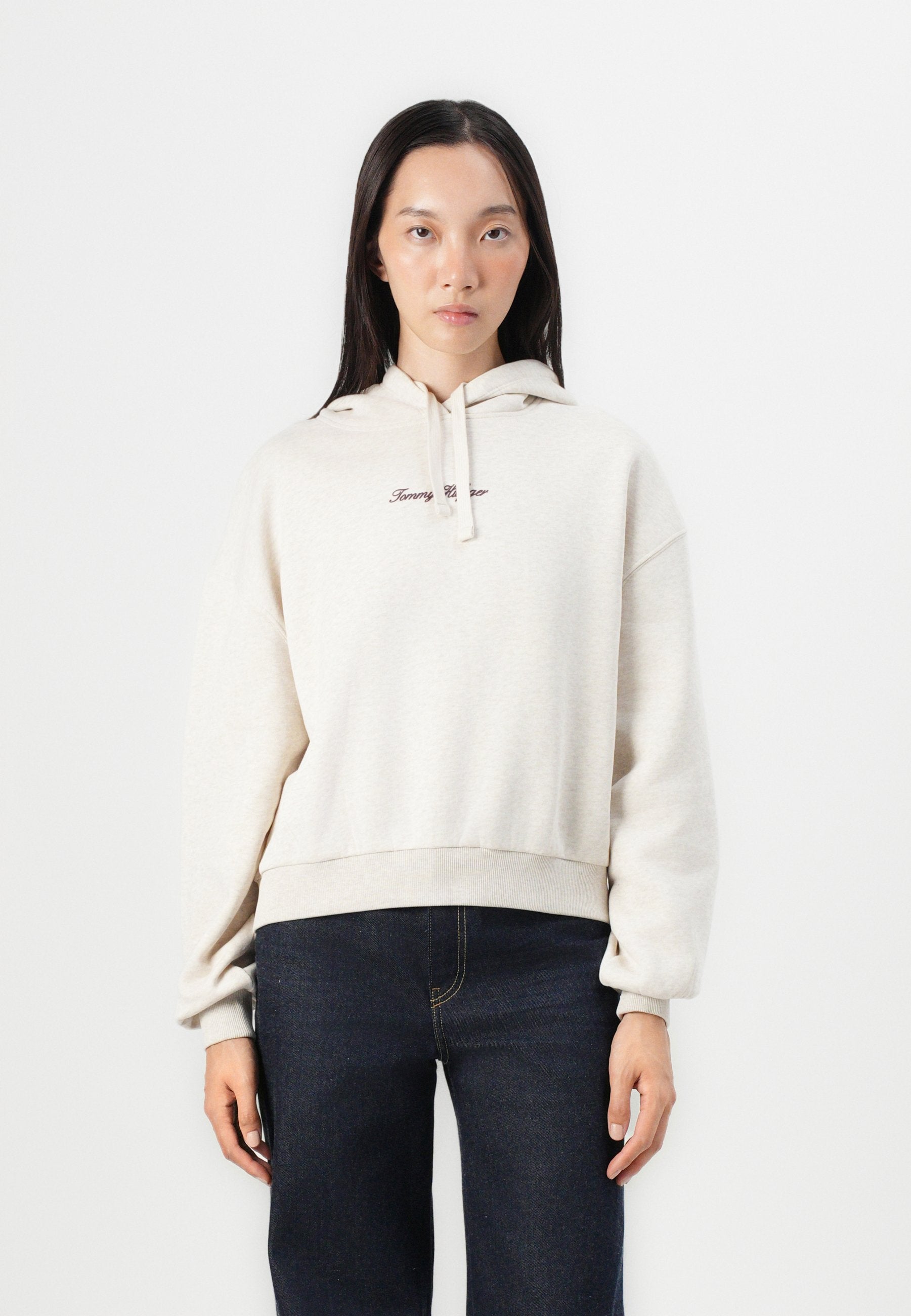 CLASSIC SCRIPT HOODIE Media 3