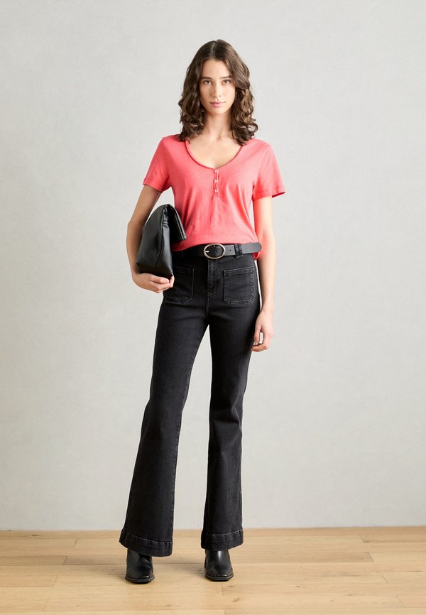 Mos Mosh BASIC TEE