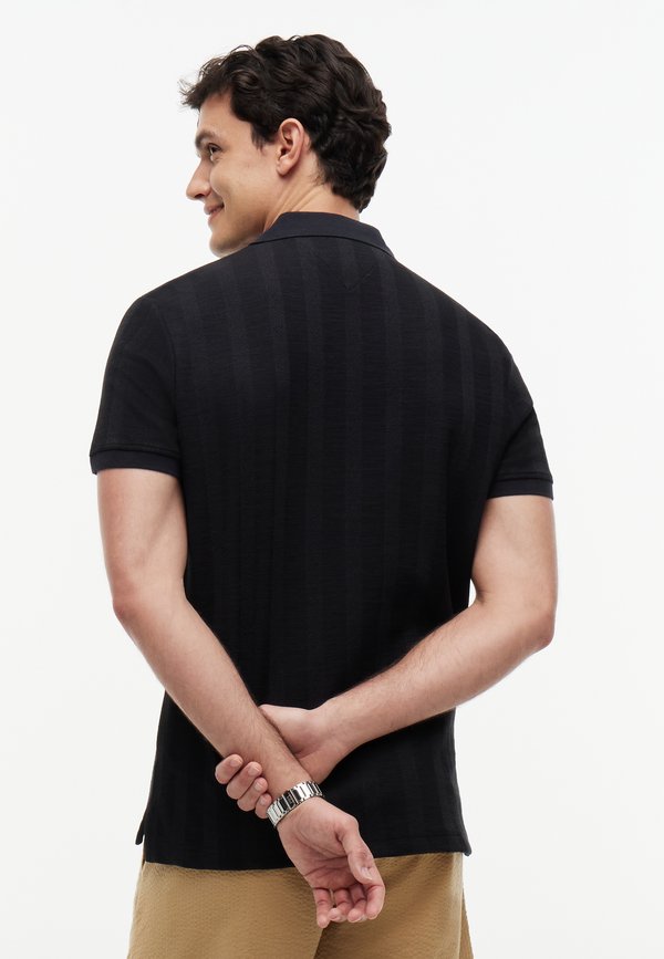 Tommy Hilfiger VERTICAL TONAL STRIPE REG POLO - ELEVATED ESSENTIALS