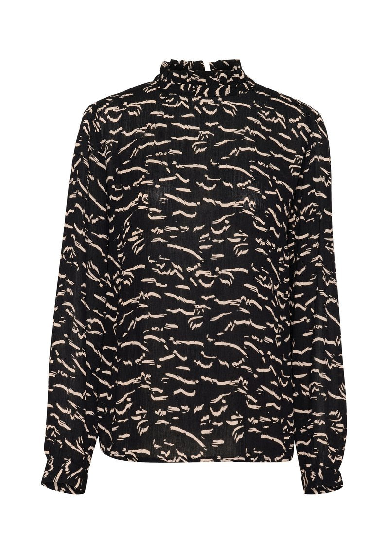 Schwarze Bluse mit langen Ärmeln, die einen hohen, gerafften Kragen und ein abstraktes cremefarbenes Muster aufweist. Hergestellt aus leichtem, strukturiertem Stoff mit lockerer Passform.