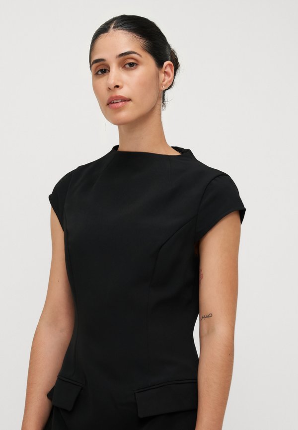 Vero Moda Petite VMAGNES SHORT TAILORED DRESS