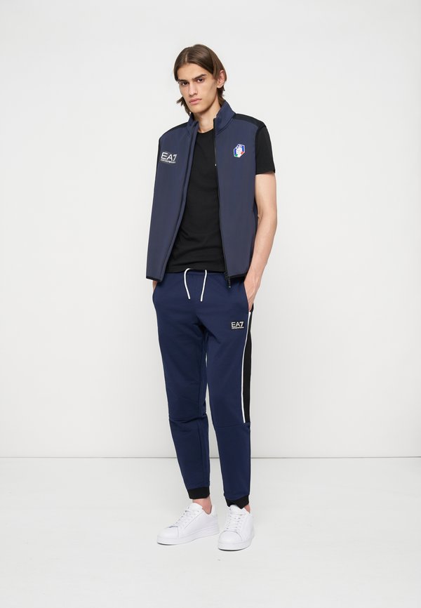 EA7 Emporio Armani