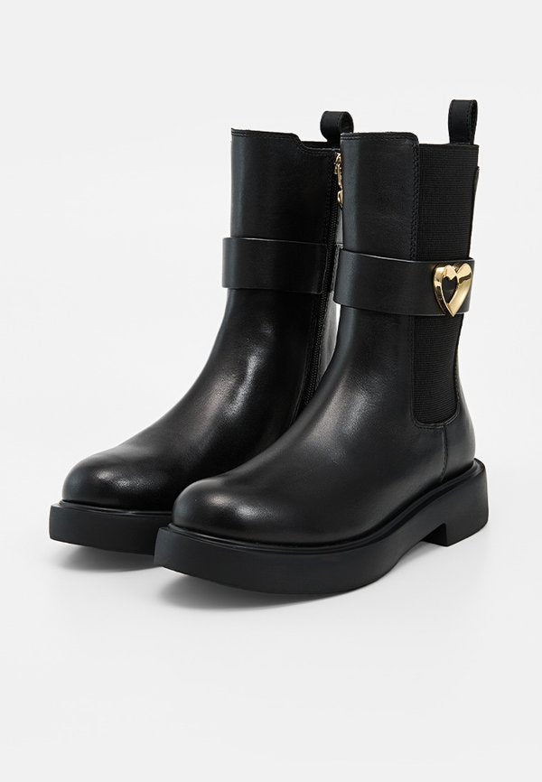Love Moschino