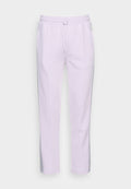 Hellblau Sporthose mit elastischem Bund, Kordelzug, zwei seitlichen Taschen und Slim-Fit-Design. Glatte Stoffstruktur.