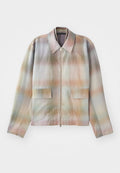 Jacke mit Reißverschluss und strukturiertem Kragen, versehen mit einem pastellfarbenen Verlaufsmuster, zwei Fronttaschen und einem glatten, leicht strukturierten Stoff.