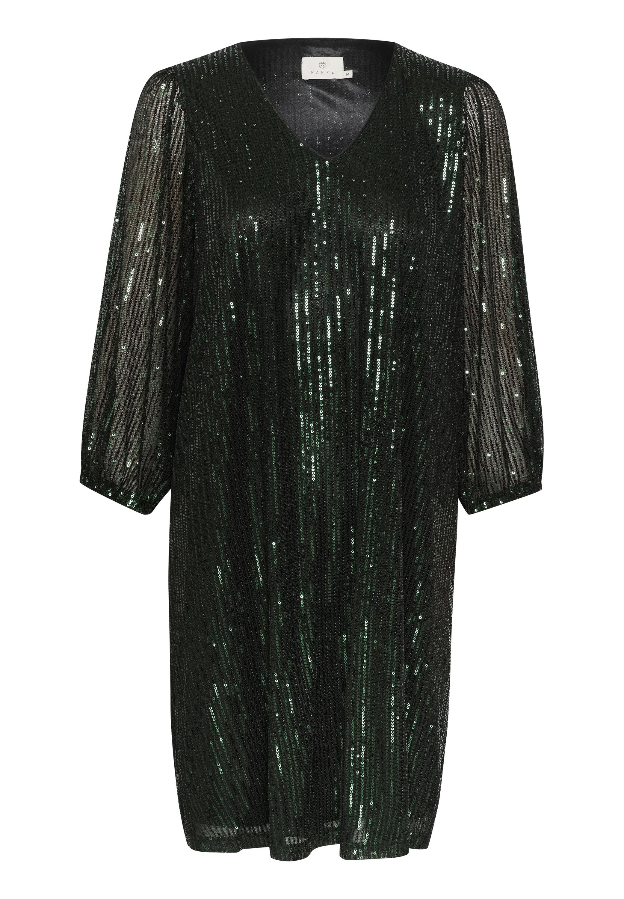 Grünes Pailletten-Kleid mit V-Ausschnitt, Dreiviertelärmeln und lockerer Passform. Verfügt über vertikale Streifen aus glänzenden Pailletten auf einem durchsichtigen schwarzen Grund.