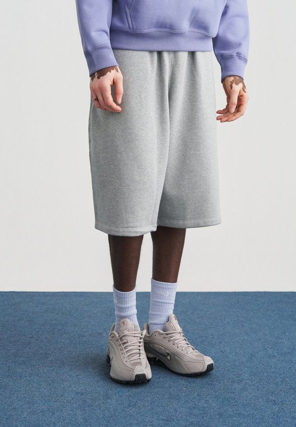Nike Sportswear CLUB - Shorts - grey
