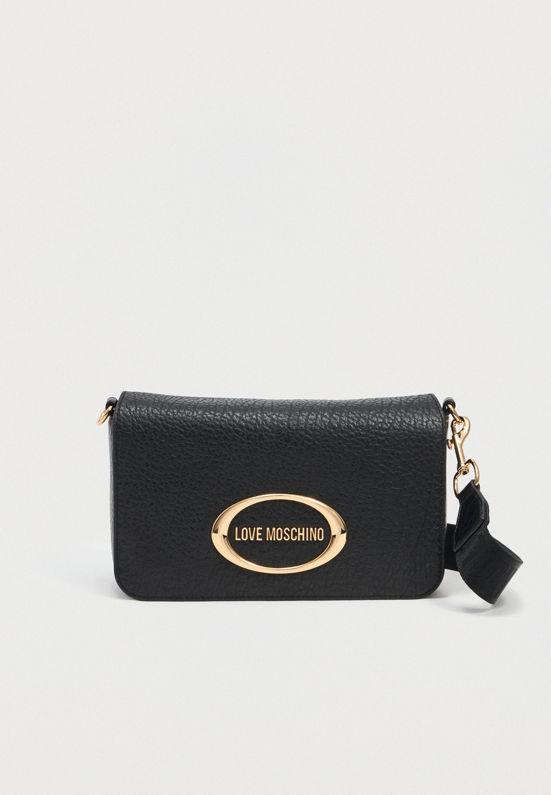 Love Moschino