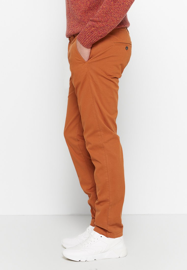 United Colors of Benetton SLIM FIT