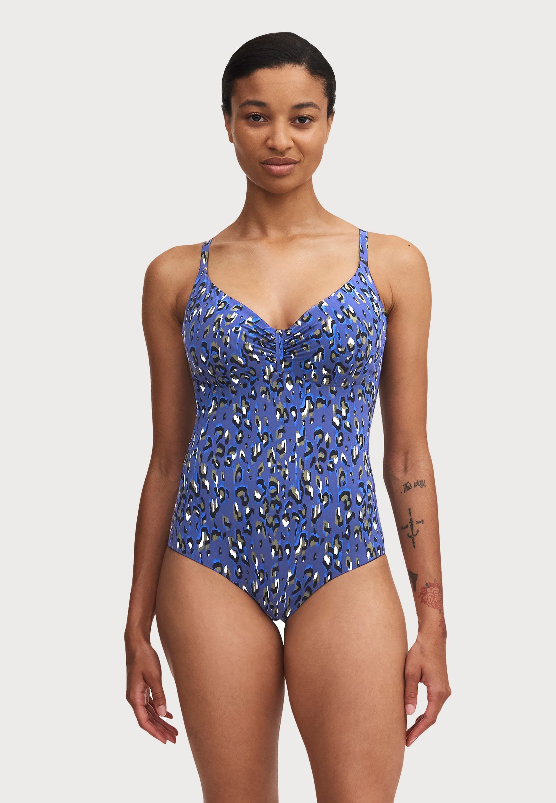 COVERING UNDERWIRED SWIMSUIT Media 2