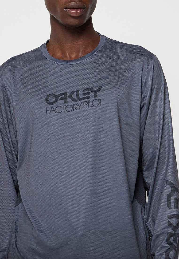 Oakley MAVEN