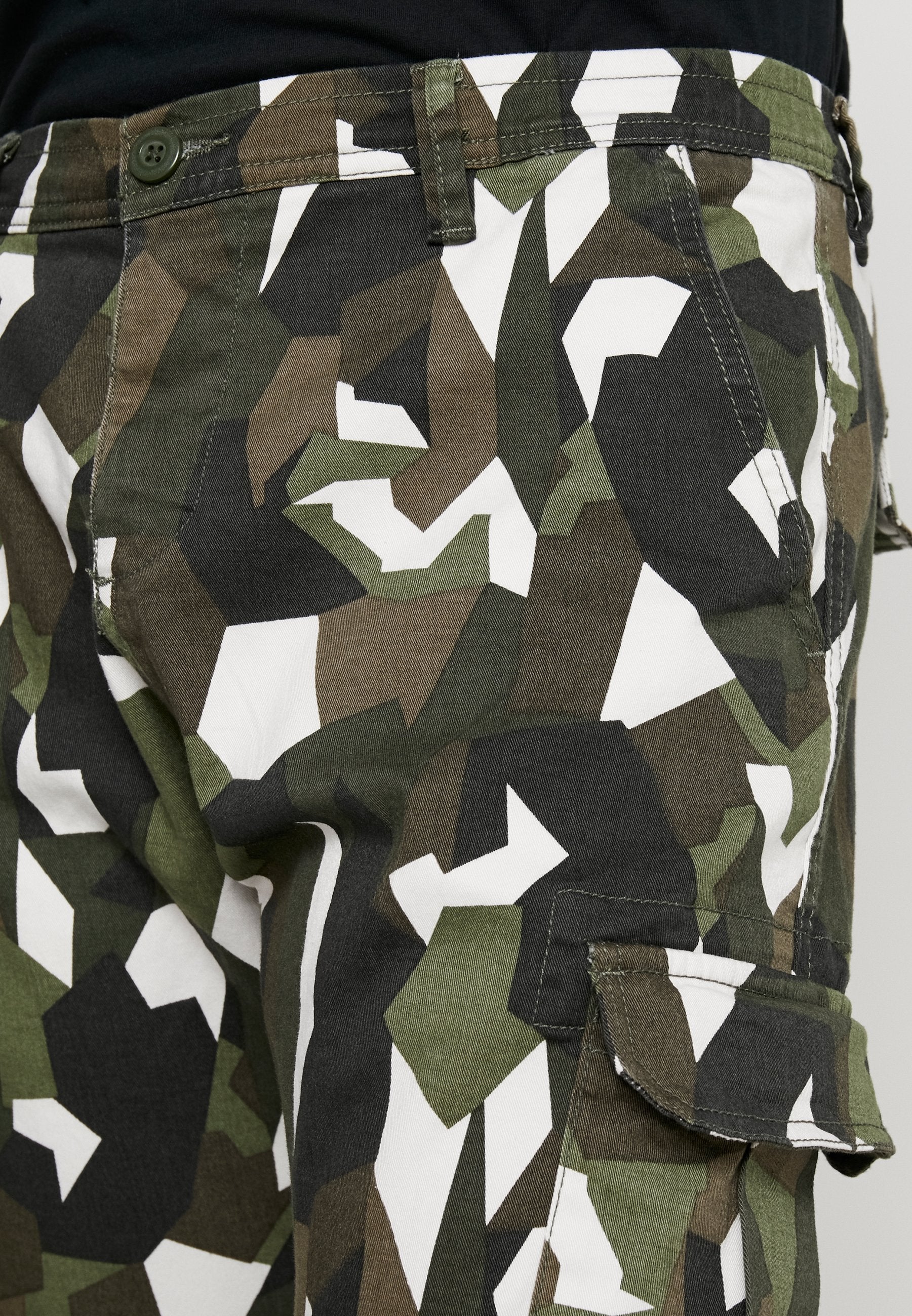 Urban Classics GEOMETRIC CAMO STRETCH PANTS