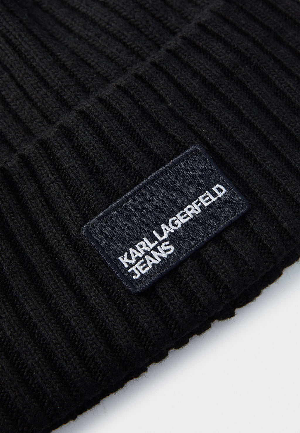 BEANIE AND SCARF GIFTSET Media 3
