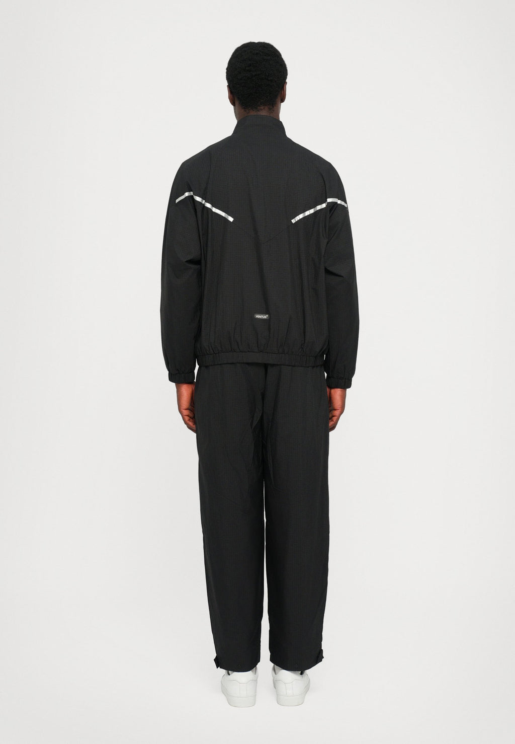 VENTUS UNISEX SET Media 5