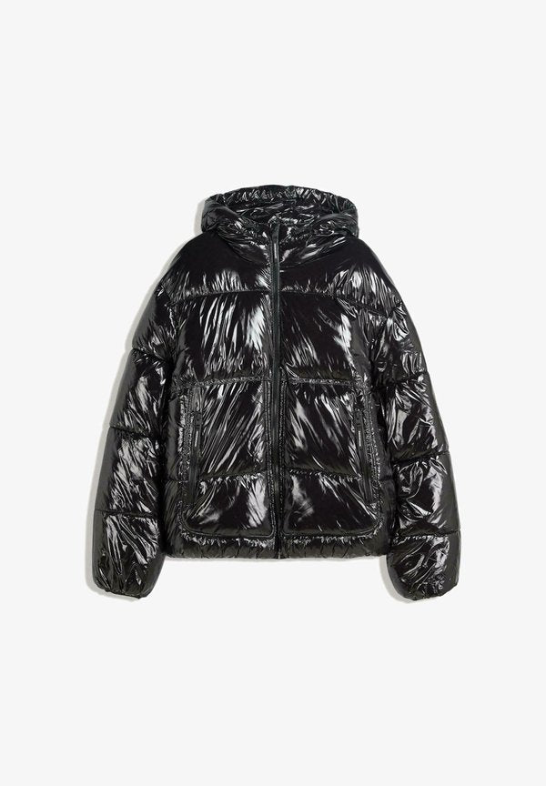 Bershka SHINY PUFFER WITH HOOD - Winter jacket - black