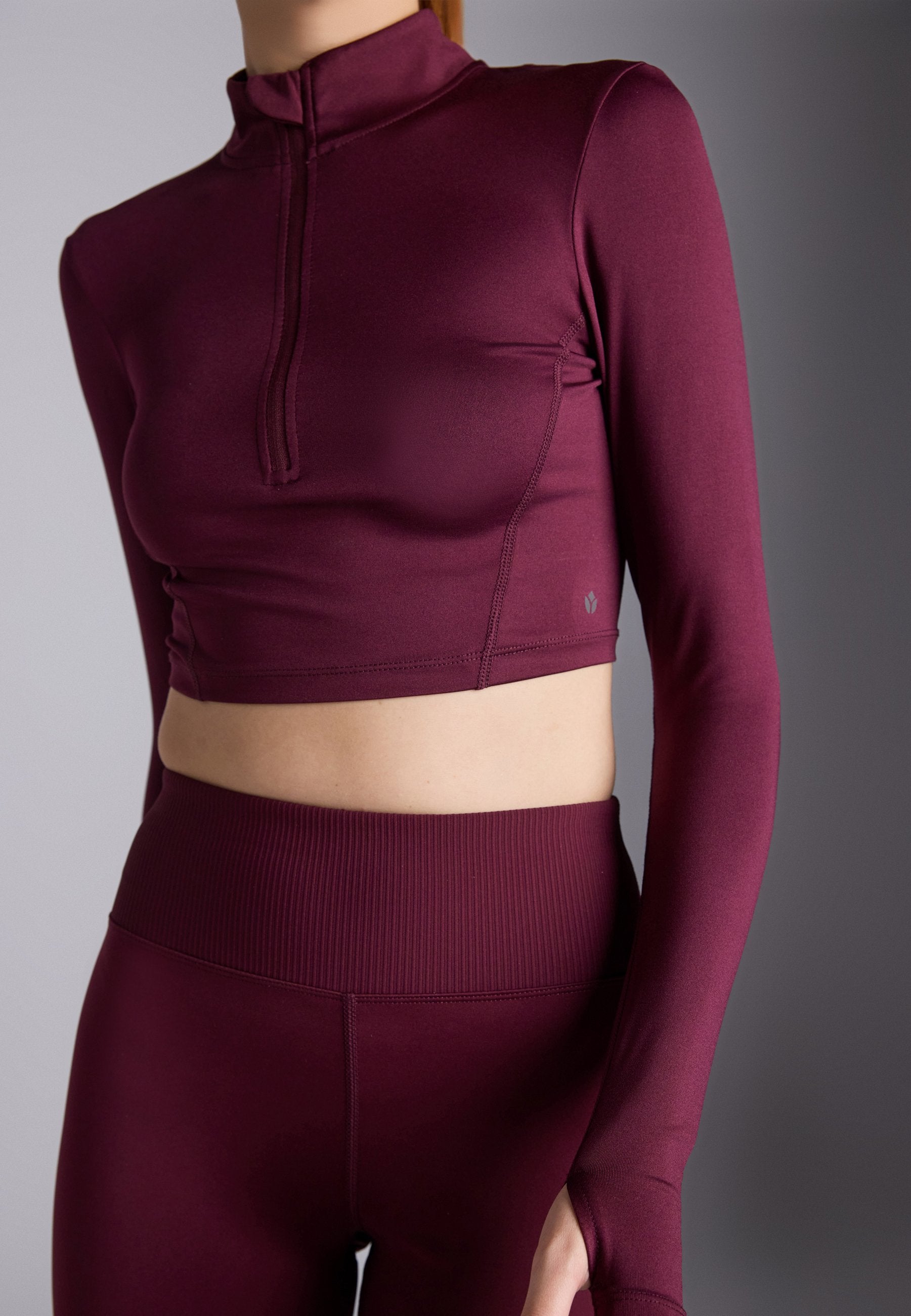 Even&Odd active CROPPED HIGH NECK LONG SLEEVE TOP WITH 1/2 ZIP &THUMB HOLES