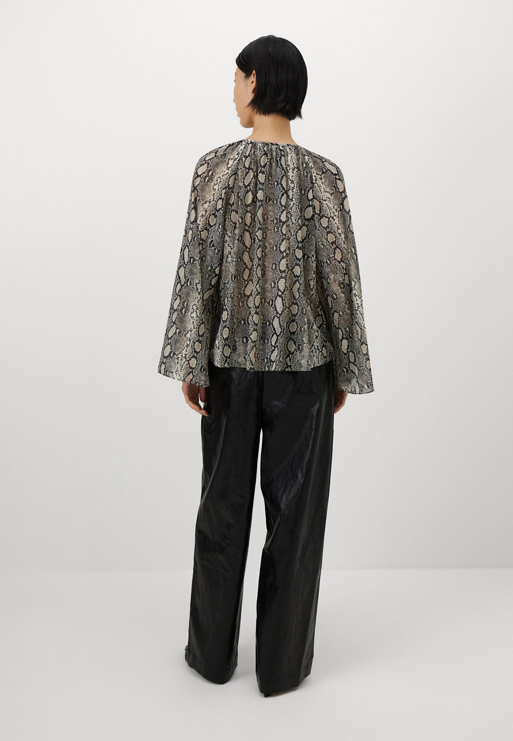 MICHAEL Michael Kors SNAKE V NECK