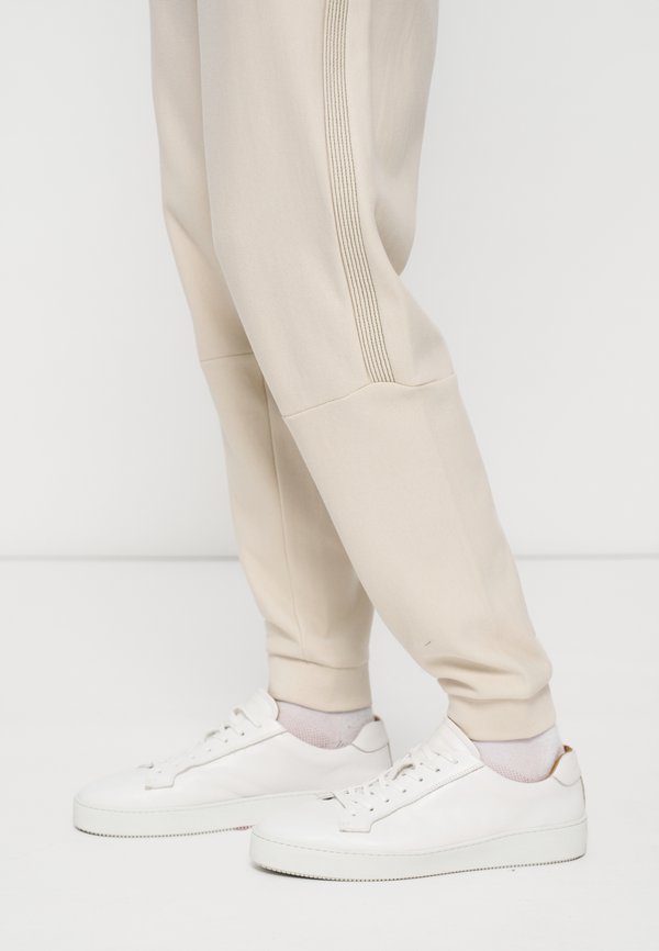 EA7 Emporio Armani