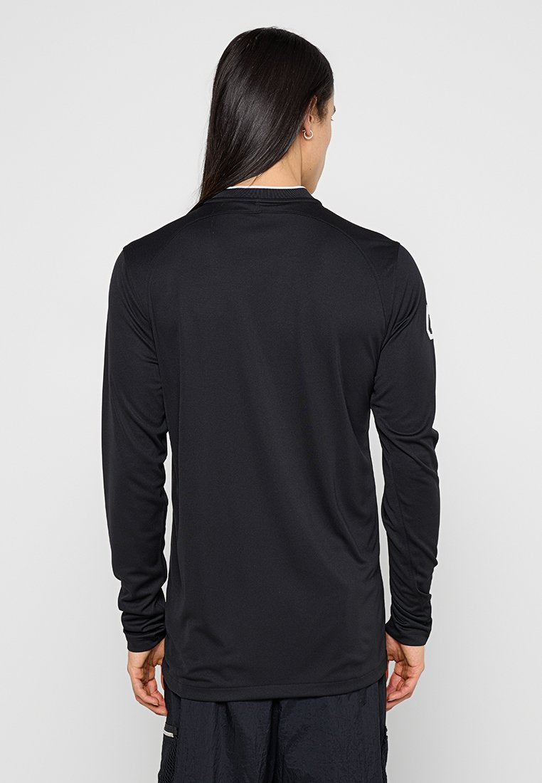 Nike Performance