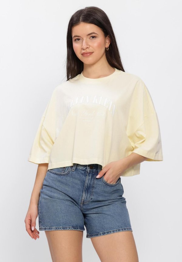 Calvin Klein CALVIN KLEIN DAMES TOPS SS CROPPED BOXY HERITAGE CREST.