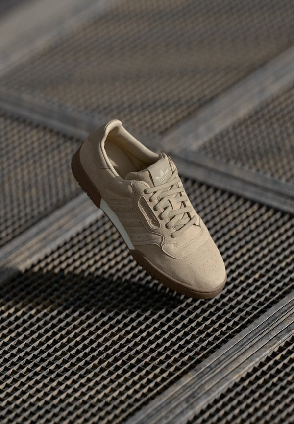 adidas Originals POWERPHASE UNISEX - Trainers - blanch cargo/cargo brown