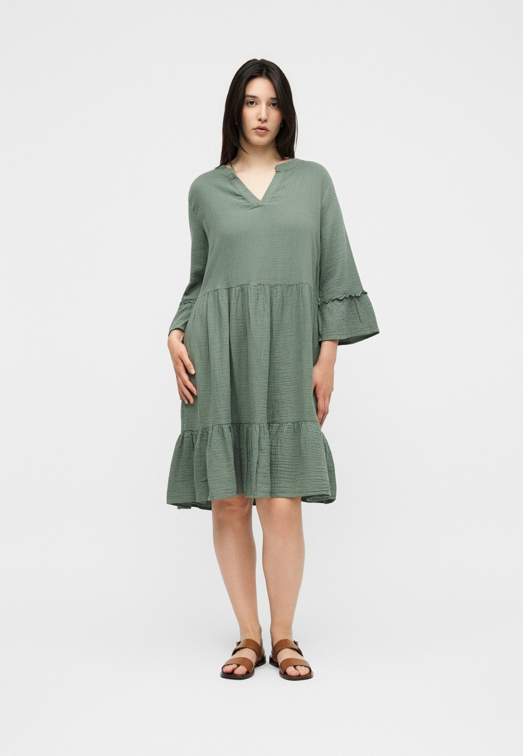 CARTHYRA PEPLUM DRESS Media 3