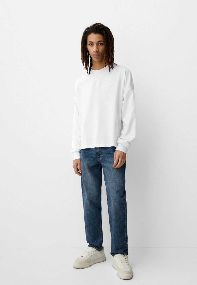 Bershka Jeans Tapered Fit Media 1