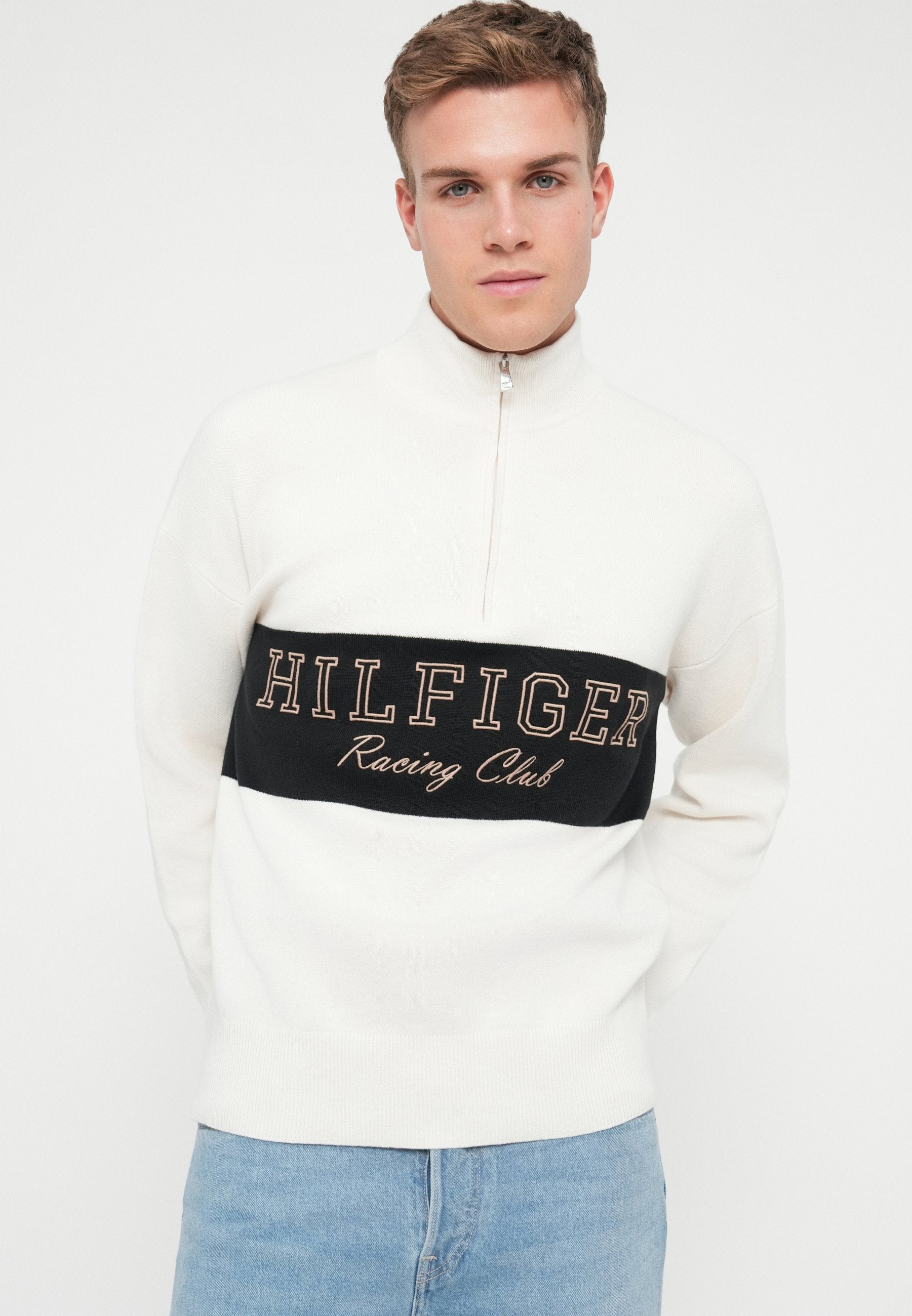 RELAXED QUARTER-ZIP MOCK NECK JUMPER Media 5