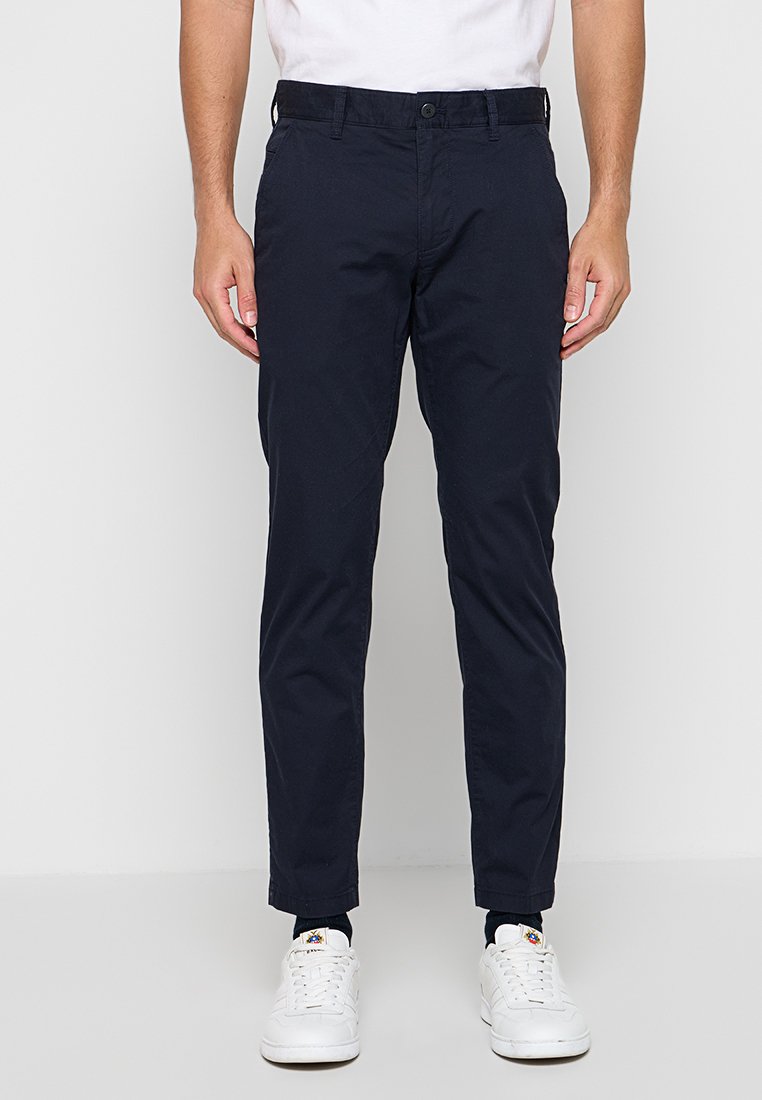 SHAPED FIT Media 1