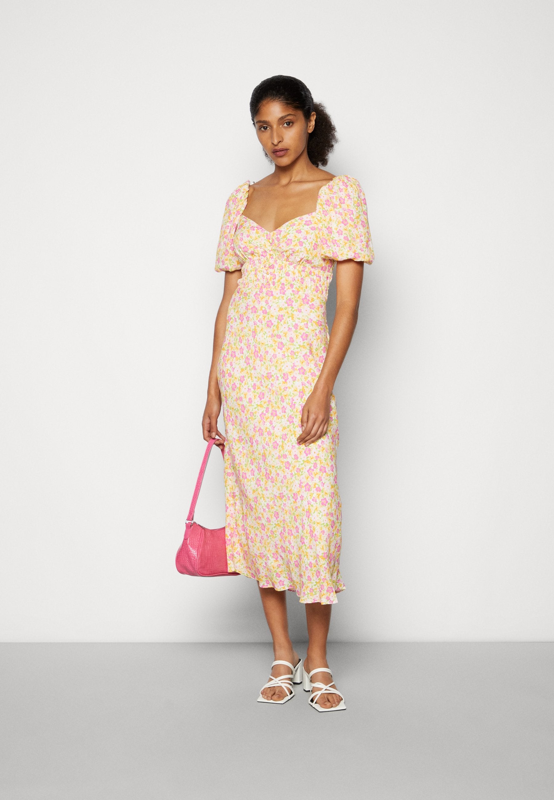 Forever New MAHALIA SHIRRED MIDI DRESS