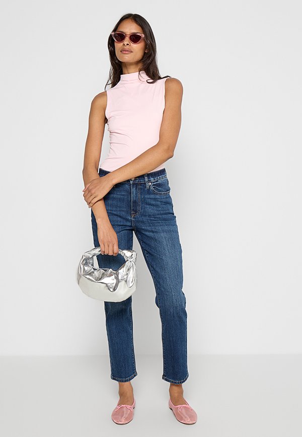 DKNY