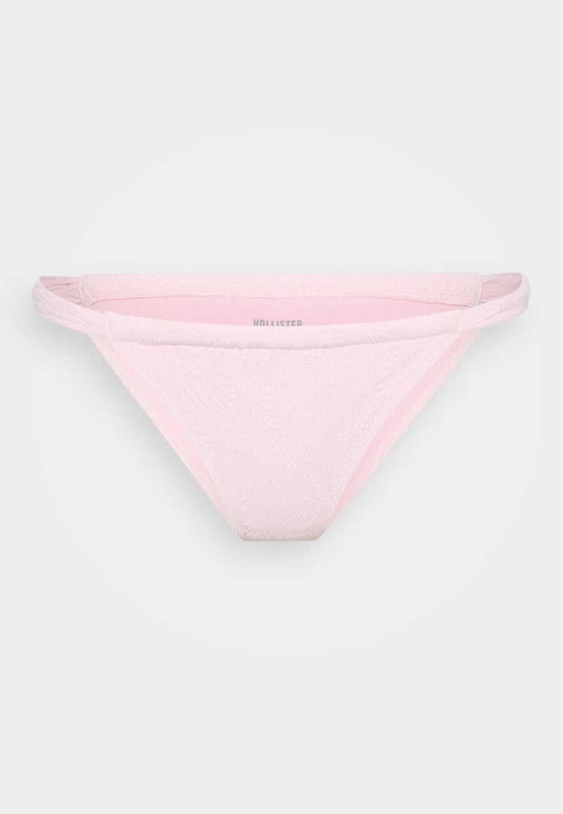 Hellrosa Bikini-Unterteil mit strukturiertem Paisleymuster, dünnen Seitenriemen und einem Logoband im Inneren.