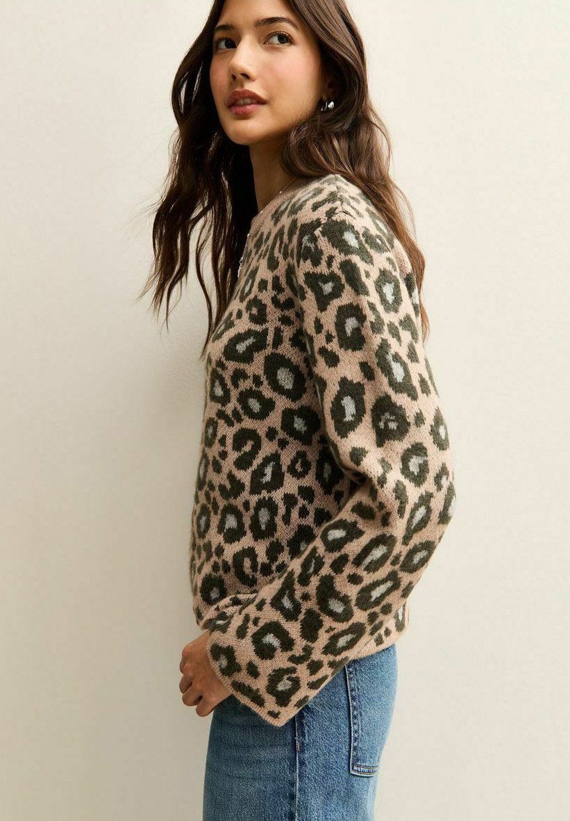 New Look LEOPARD CREW NECK