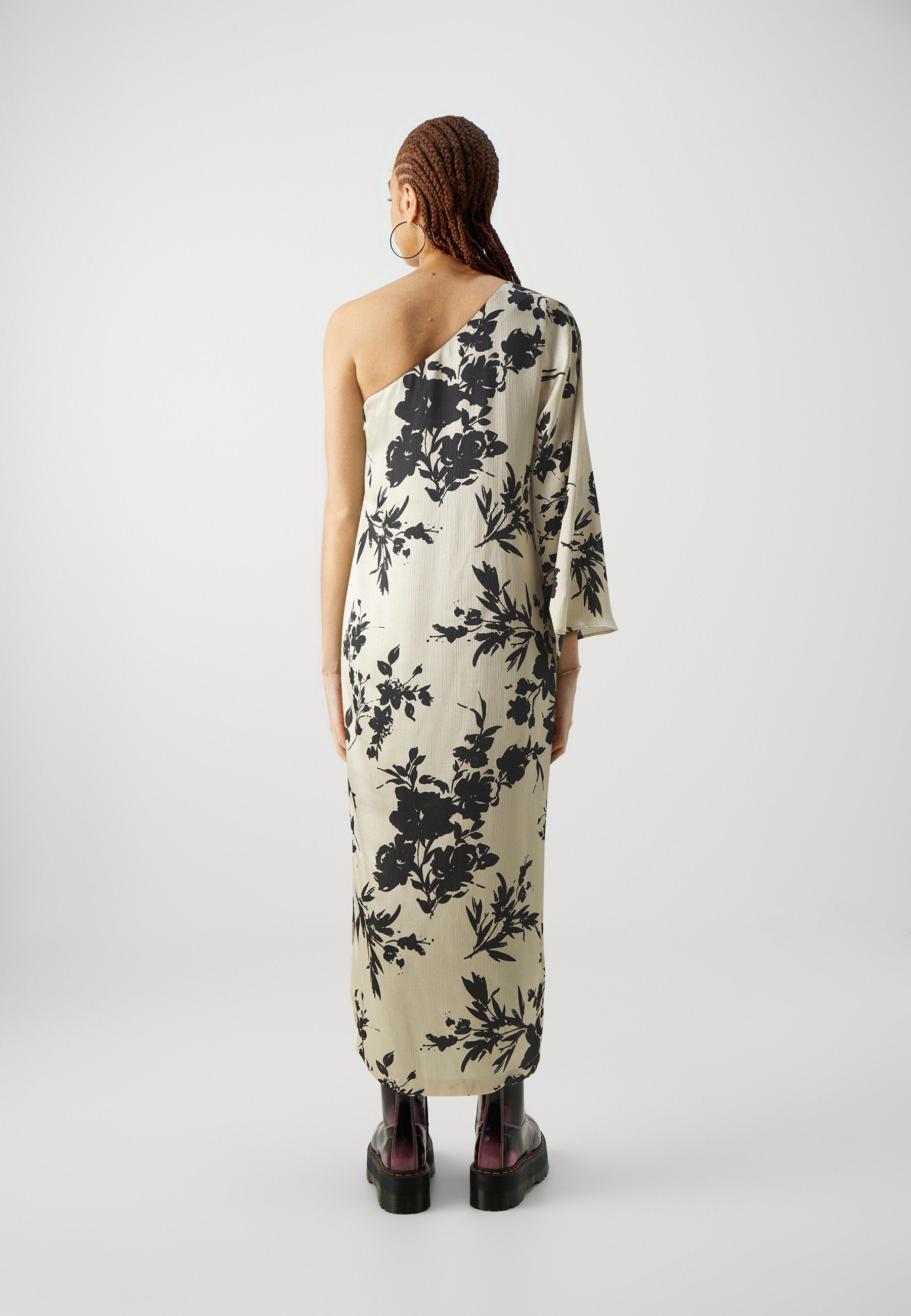 ONLSALIA ONE SHOULDER MIDI DRESS Media 4