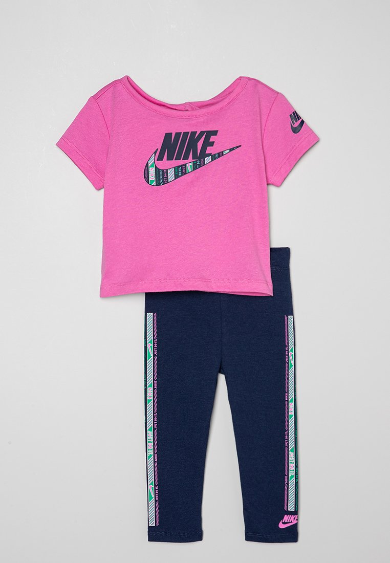 Nike Sportswear SET