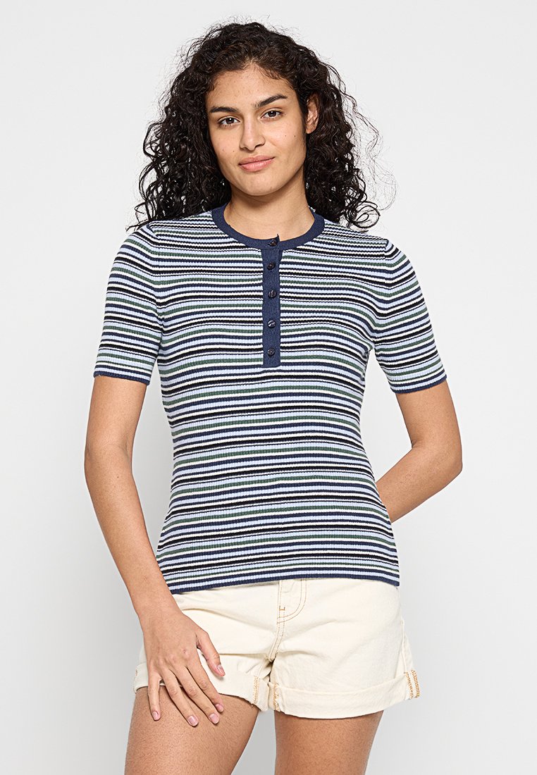 Gestreiftes Kurzarm-Henley-Oberteil in Marineblau, Grün und Weiß. Gerippte Textur mit Knopfzeit und Rundhalsausschnitt. Figurbetontes Design.