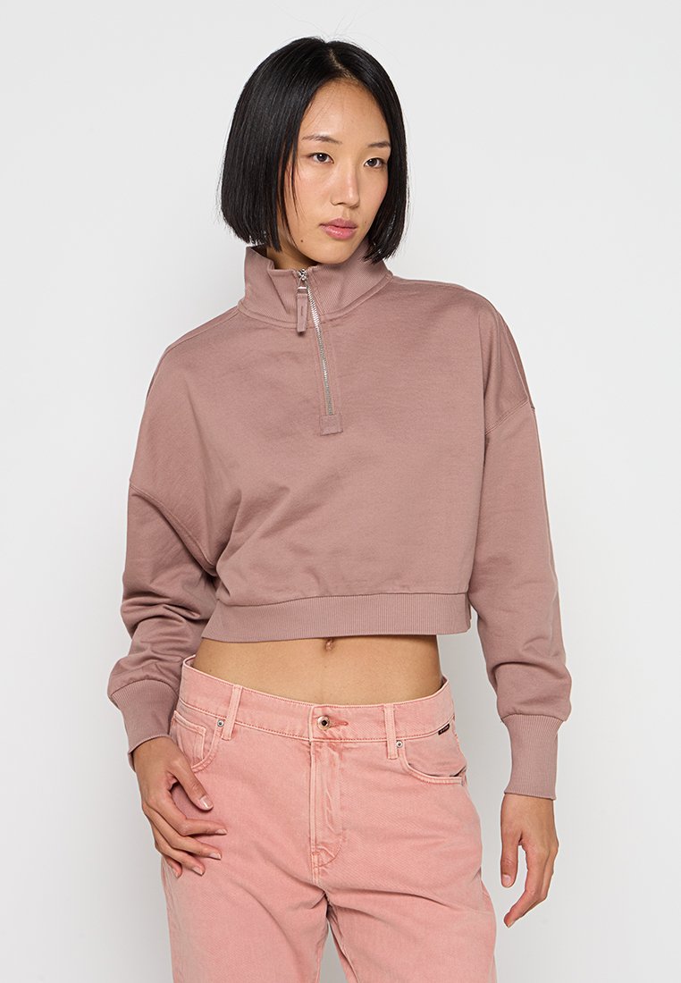 LOOSE FIT Media 1