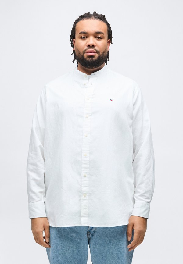 Tommy Hilfiger PLUS REGULAR FIT LINEN BLEND GRANDAD COLLAR SHIRT - Shirt - white