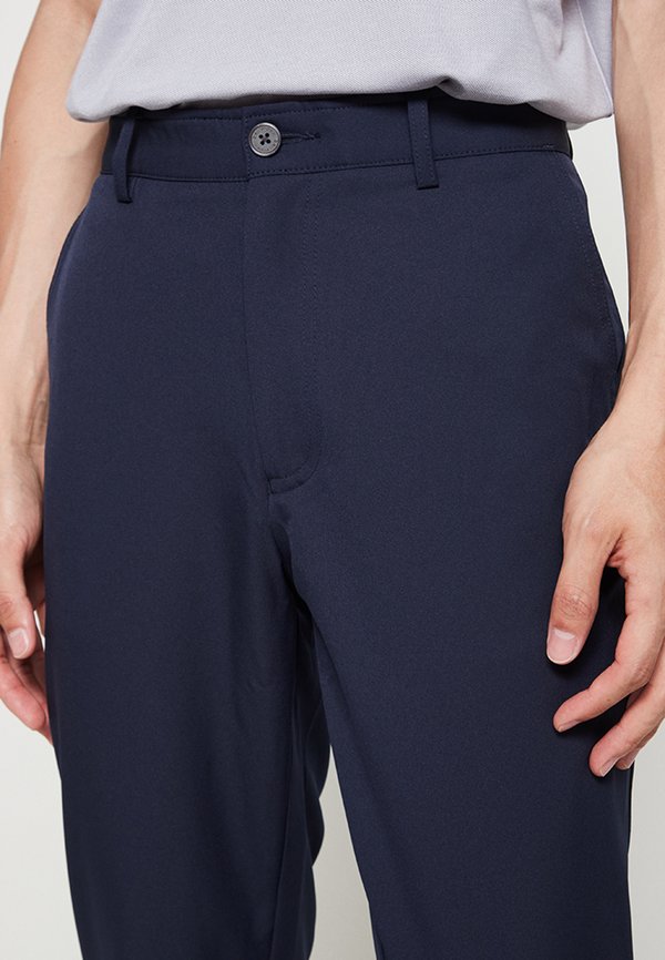 DKNY Sport PERFORMANCE