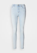 Hellblaue Skinny-Jeans aus Denim mit hoher Taille, Fünf-Taschen-Design und Knopfverschluss. Glatte Textur und schmale Beinöffnungen.