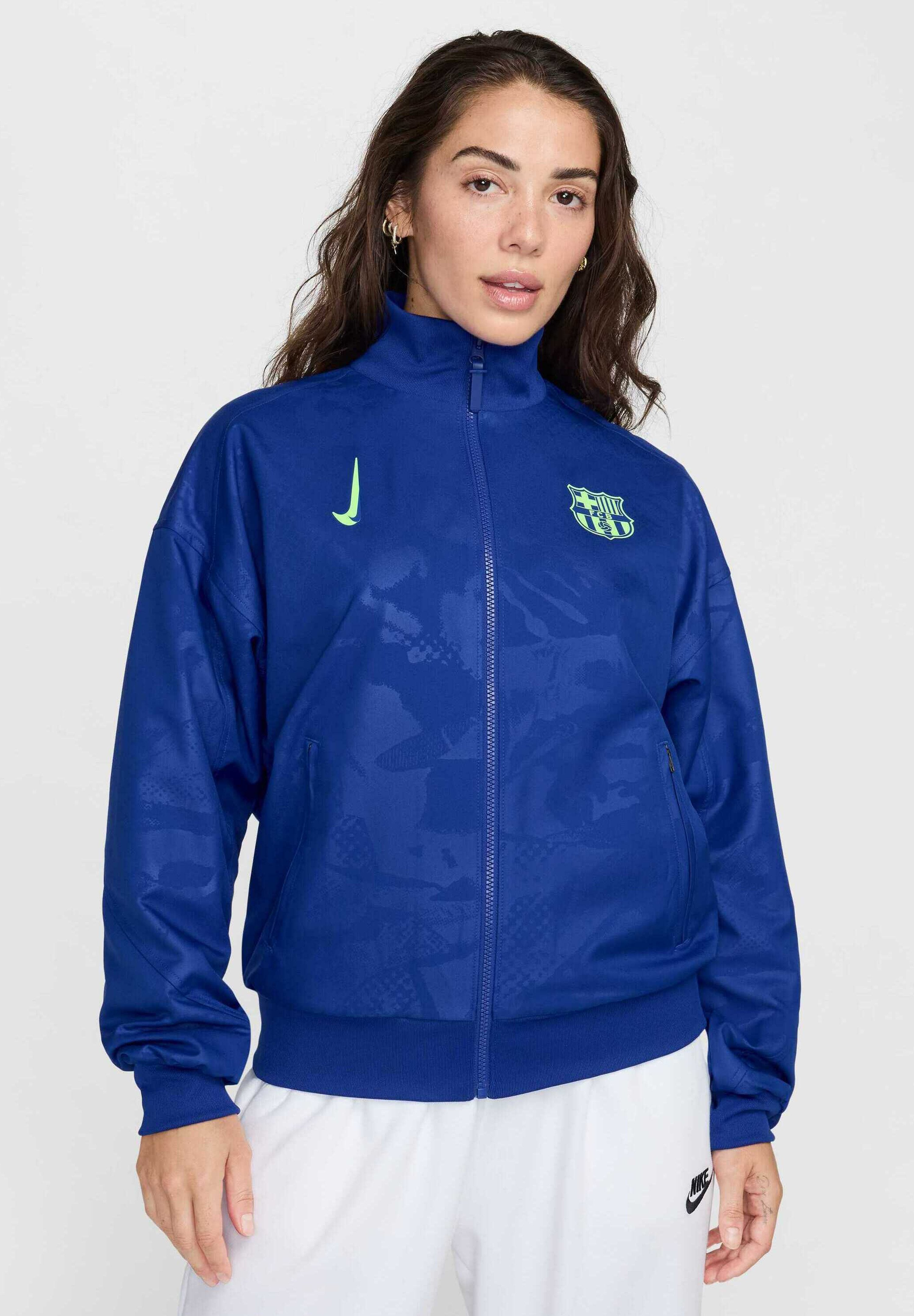 Nike Performance