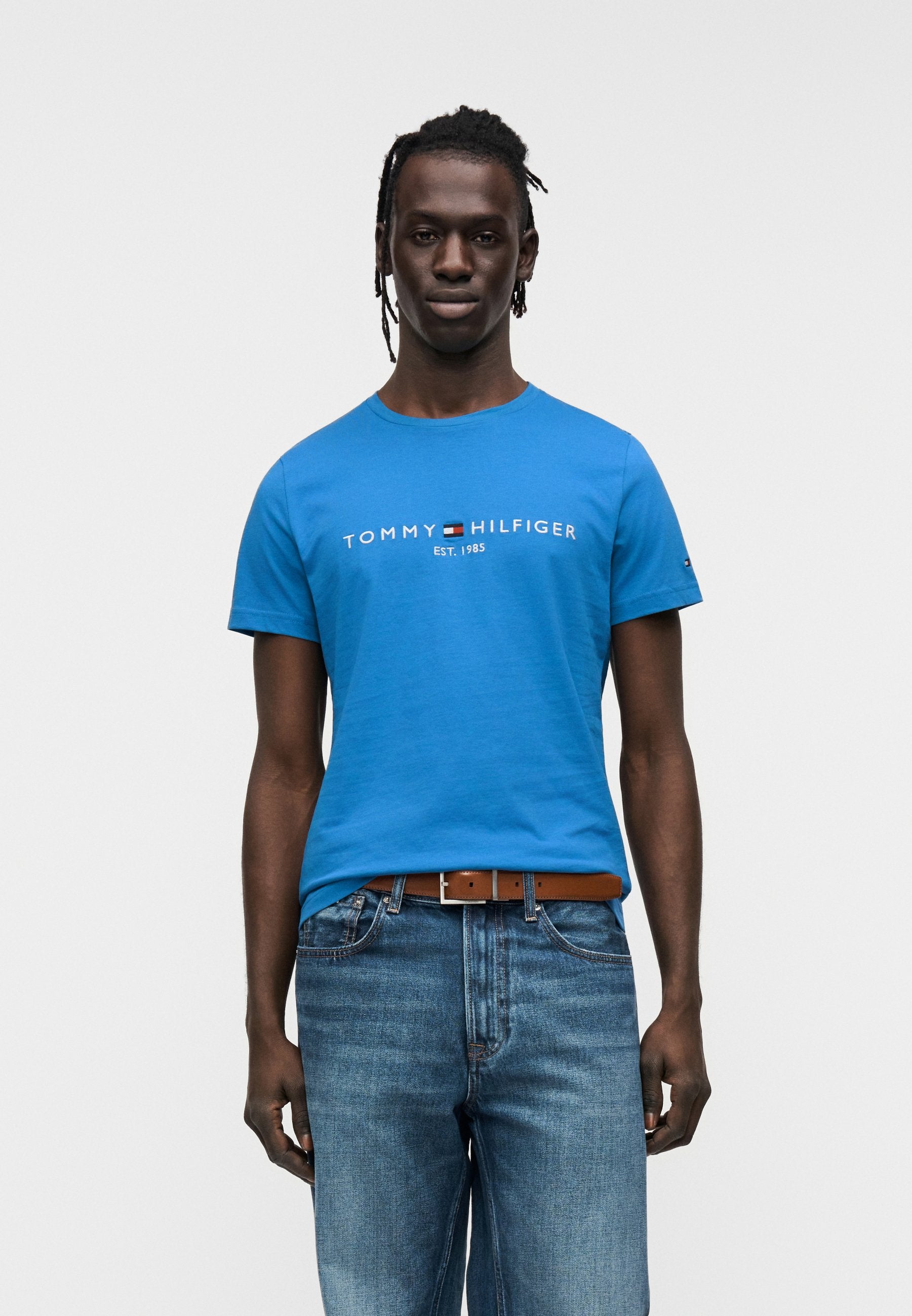 LOGO TEE Media 3