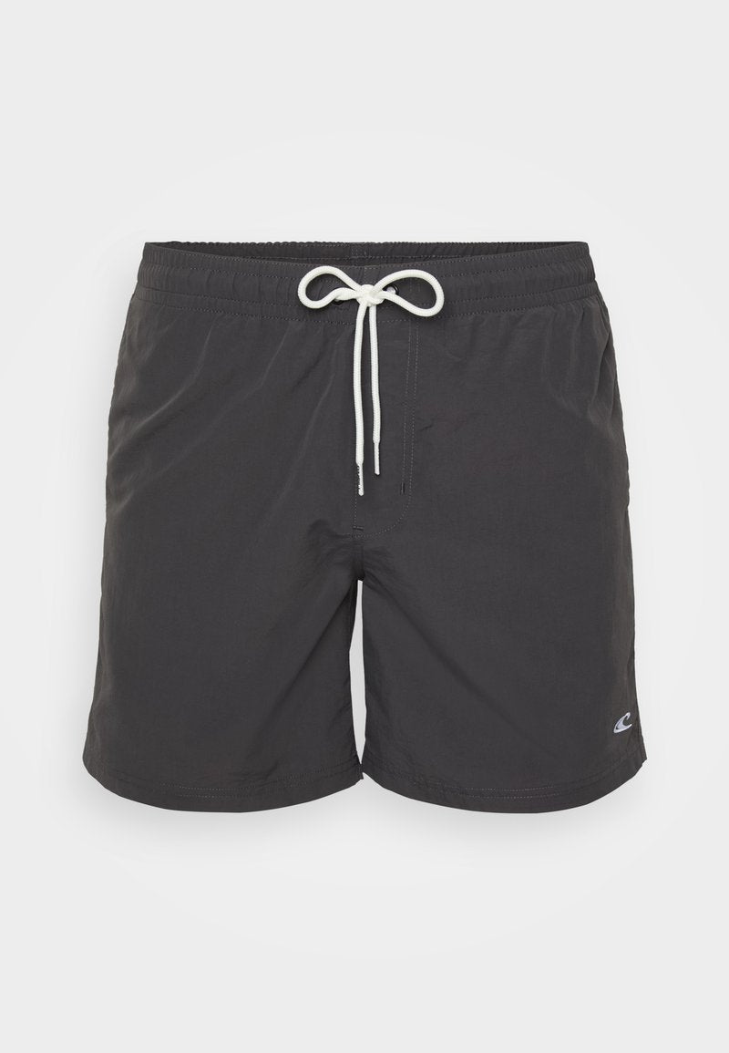 Schwarze Badeshorts aus leichtem Material. Mit einem elastischen Bund und einem weißen Kordelzug sowie einem Logodetail am unteren Saum.