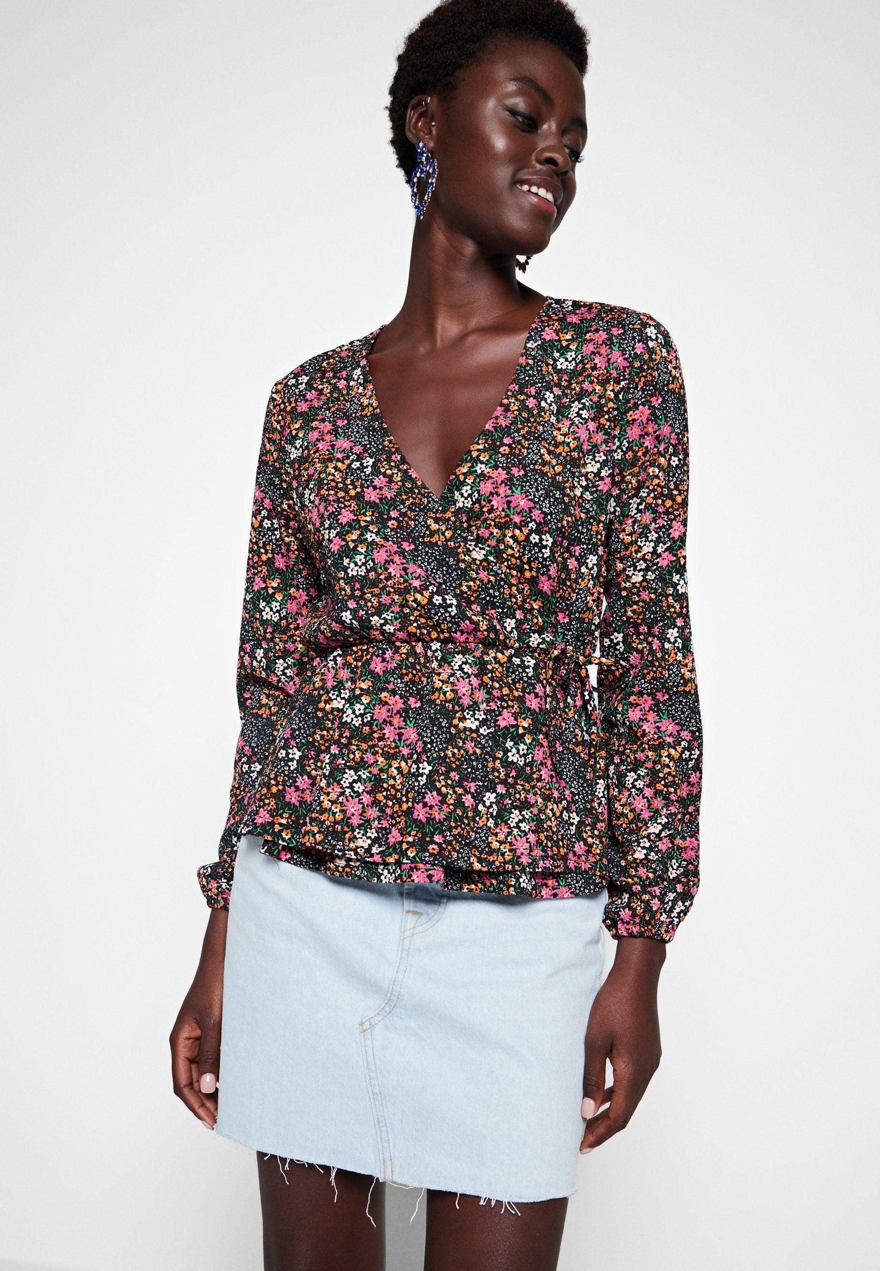 ONLY ONLOVA WRAP TOP