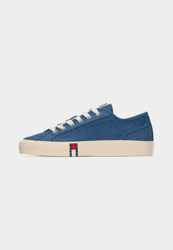 Tommy Jeans ARCHIVE FLAG STRIPE WASHED DENIM TRAINERS