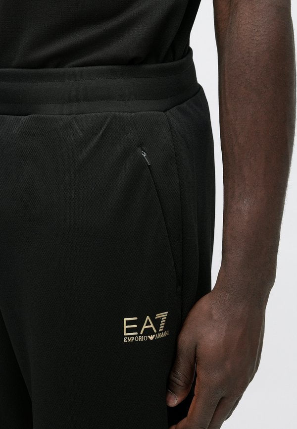 EA7 Emporio Armani TRAIN SOCCER PANT