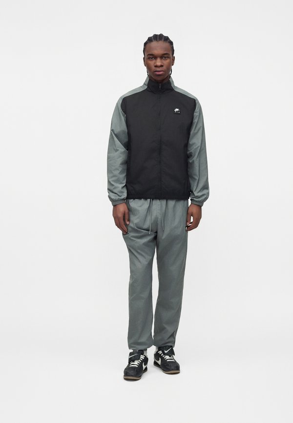 Nike Sportswear AIR TRACK SUIT - Tracksuit - smoke grey