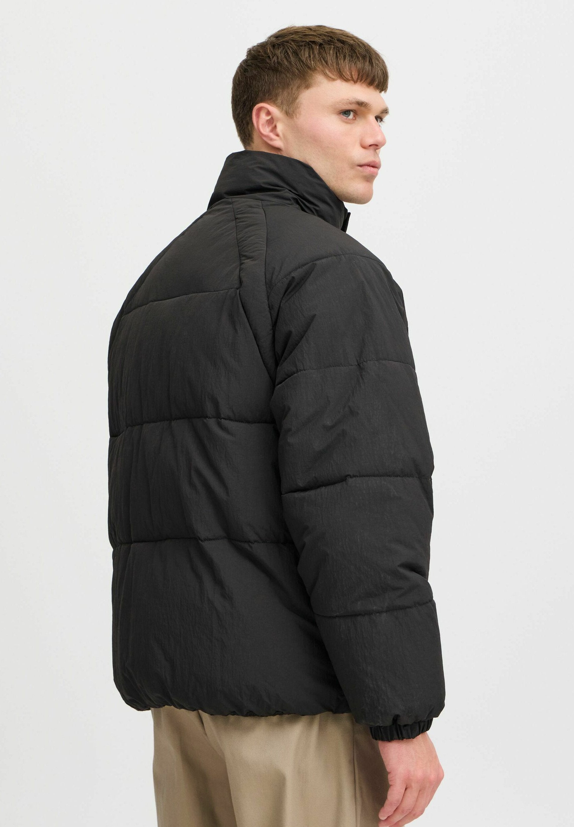 SDMILO PUFFER SHORT Media 4