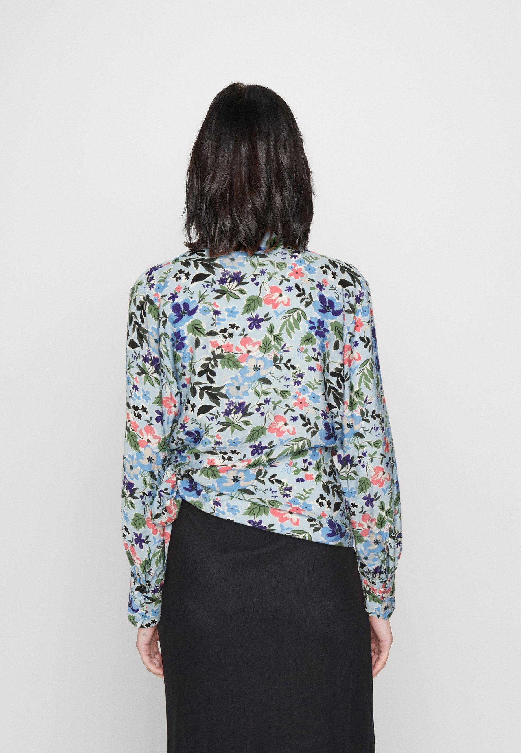 Object OBJRIGA WRAP TOP